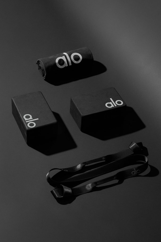 6 Month Alo Moves Membership & Mat Bundle