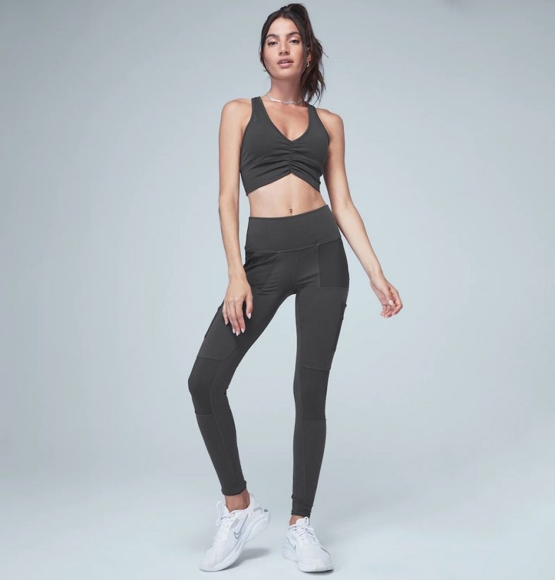 My Personal Alo Yoga Leggings Review & Why These Are My New Go-To Yoga