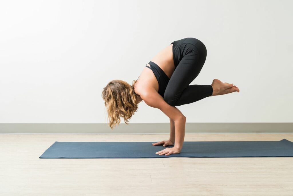 41 One Legged Upward Facing Bow Pose Stock Photos, High-Res Pictures, and  Images - Getty Images